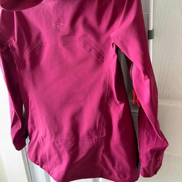 Arc'teryx Gortex Jacket - Women's XS - Picture 5 of 5